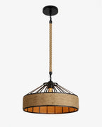 Suspension en rotin au style ethnique, luminaire décoratif parfait pour salon et espace cocooning.