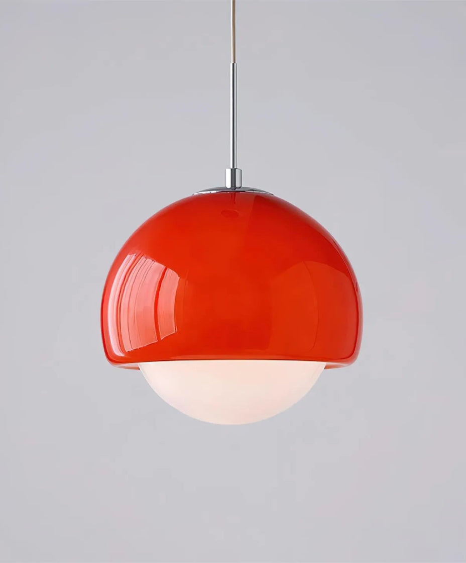 Suspension en verre pour éclairage décoratif dans salon ou chambre.