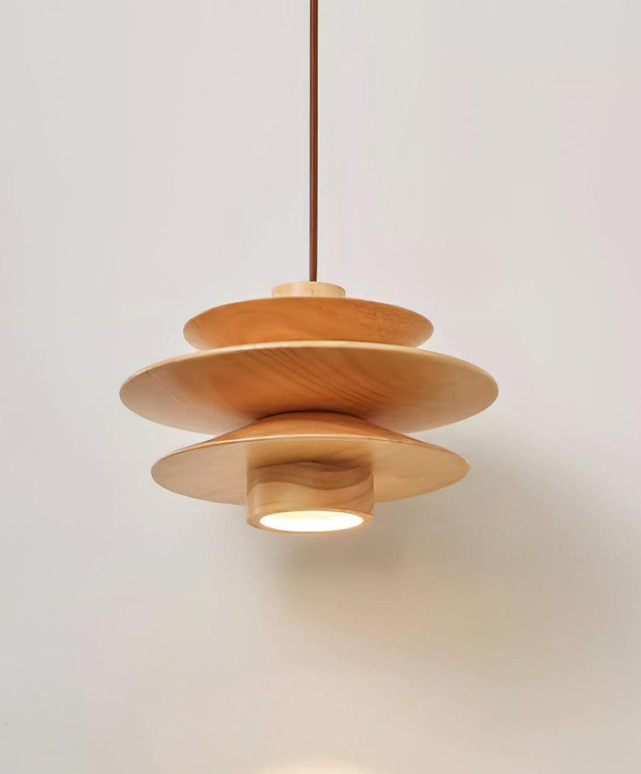 Suspension en verre design pour éclairage intérieur moderne.