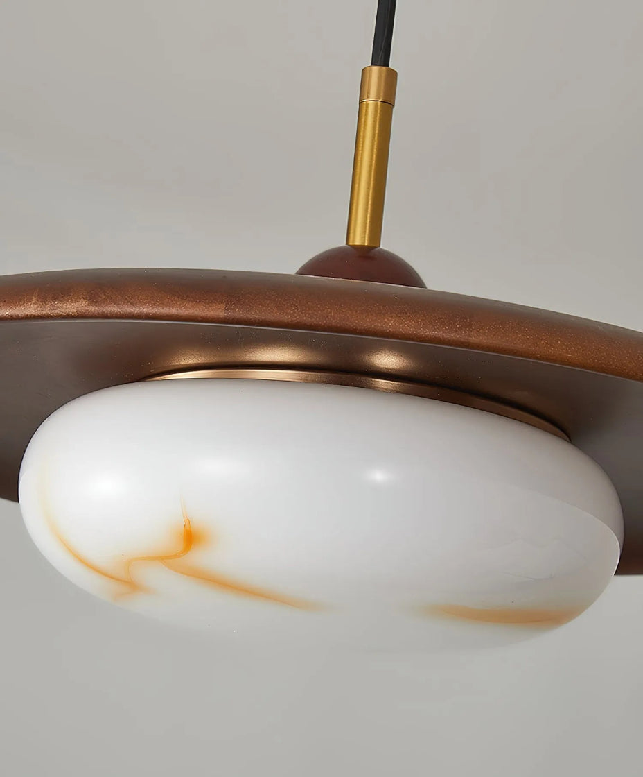 Suspension en verre moderne pour plafond, idéale pour une décoration intérieure lumineuse et élégante.